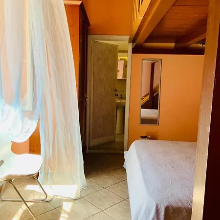 La Casina Sul Porto Apartment *